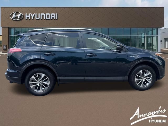 Used 2017 Toyota RAV4 XLE w/ All Weather Liner Package AWD/4WD image 8