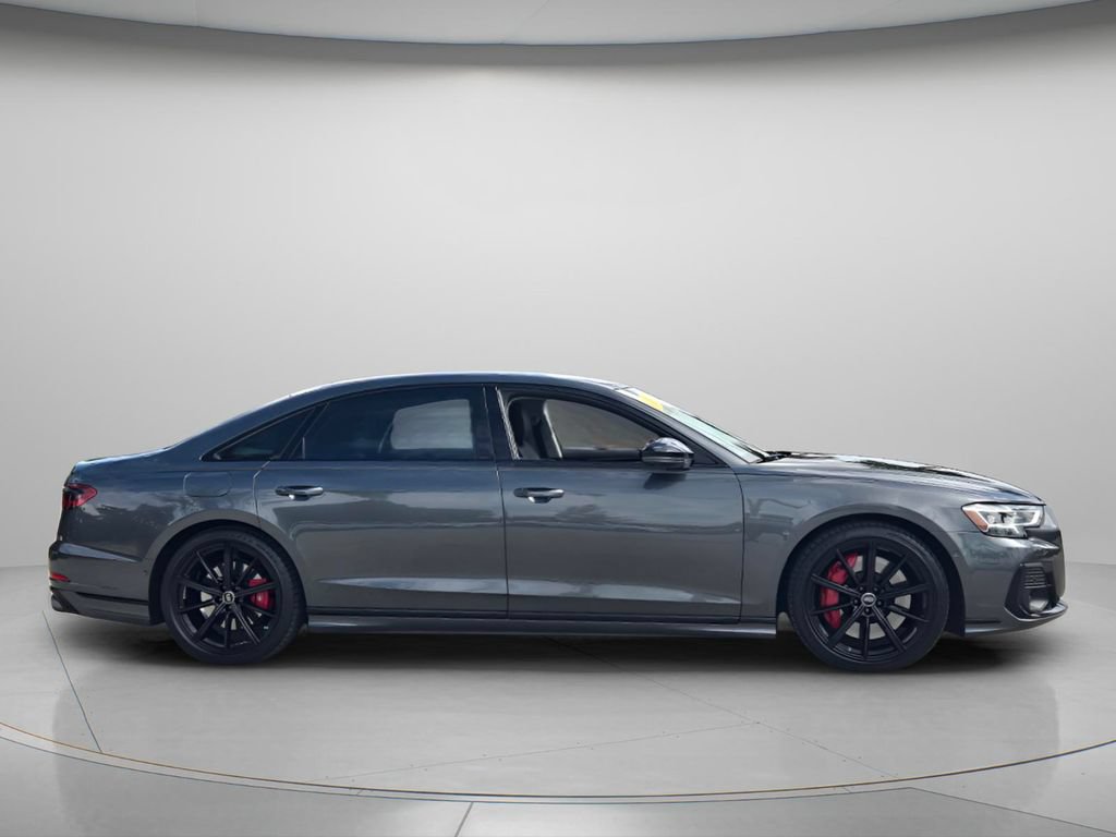Used 2023 Audi S8 w/ S8 Comfort Plus Package AWD/4WD image 4