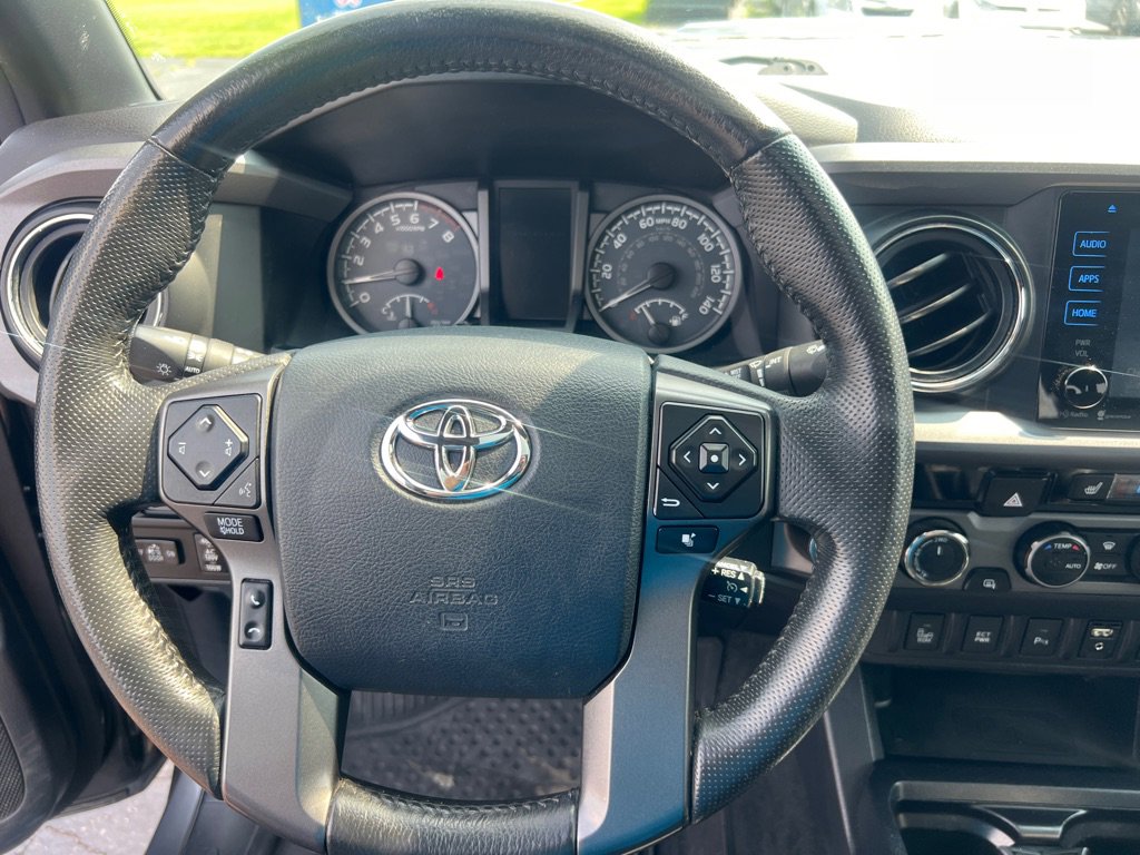 Used 2017 Toyota Tacoma 4x4 Double Cab image 28