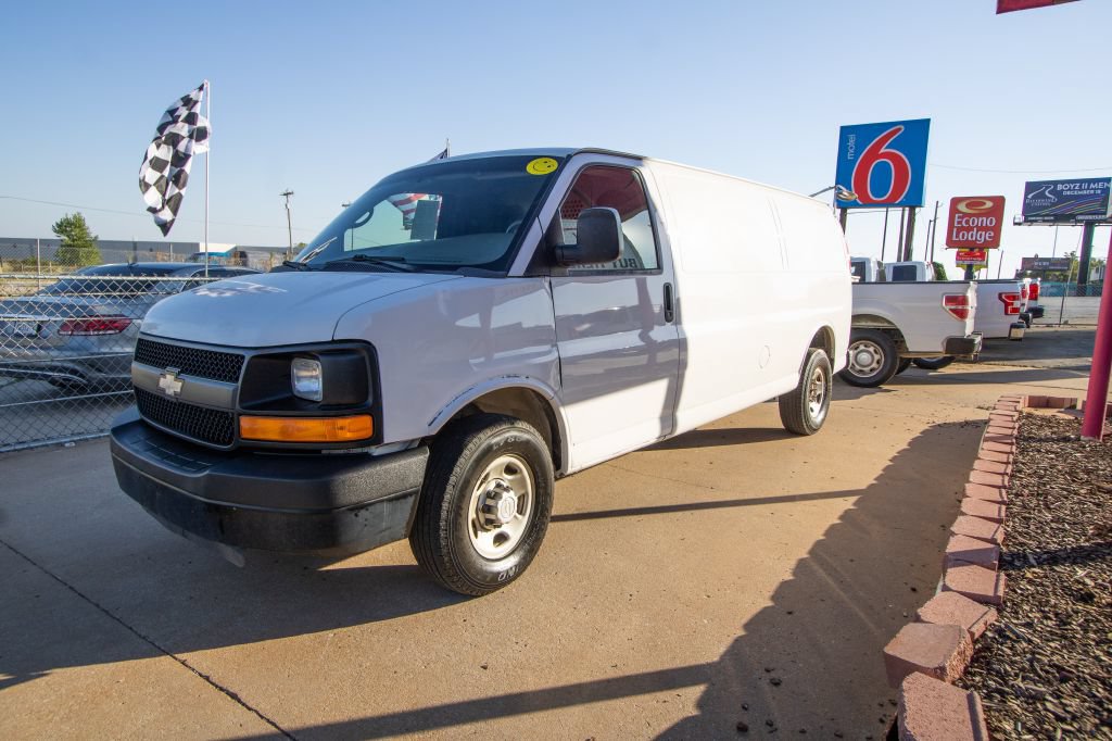 Used 2010 Chevrolet Express 2500 Extended RWD image 5