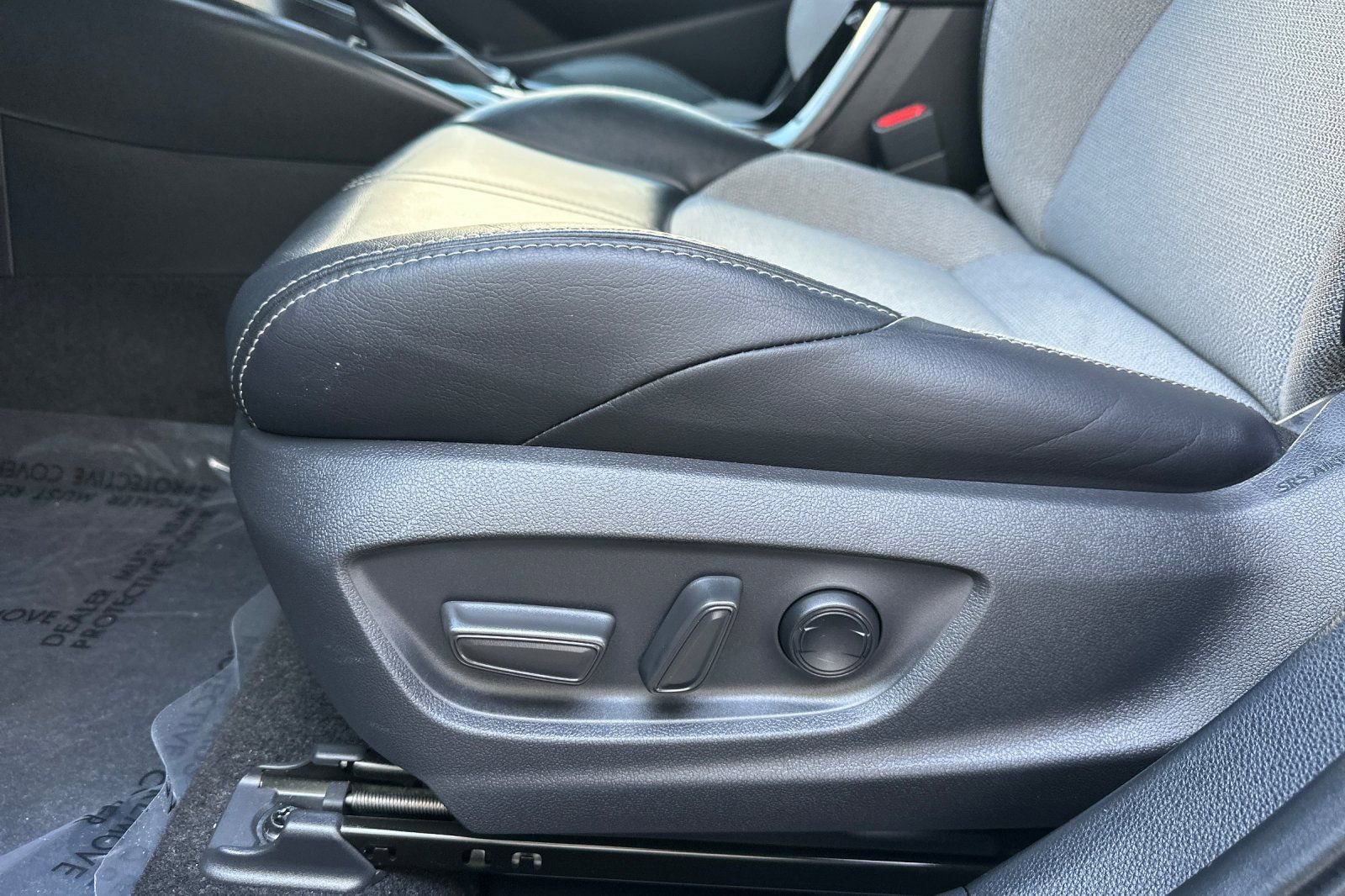 Certified 2019 Toyota Corolla XSE FWD image 14
