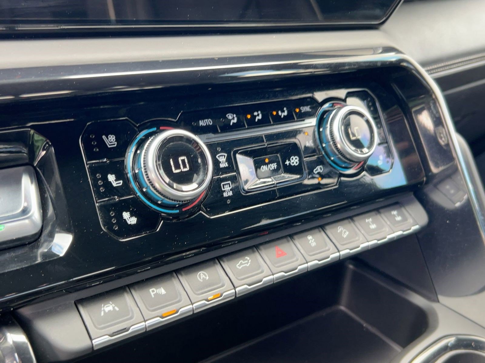 Certified 2024 GMC Sierra 1500 AT4X image 18