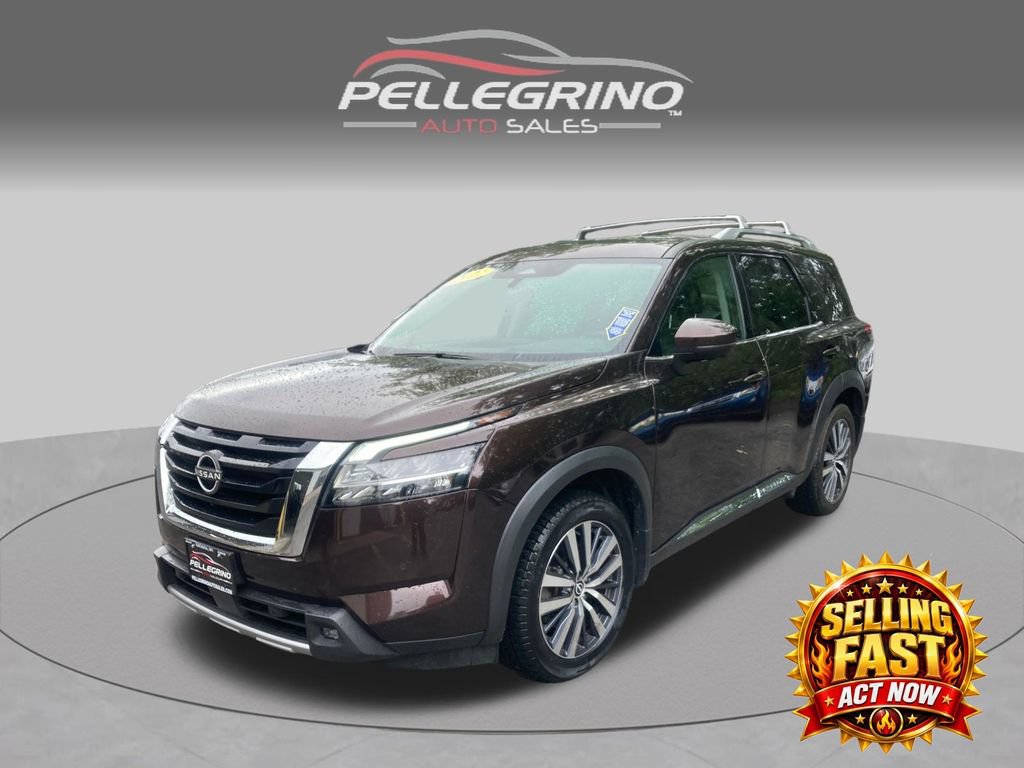 Used 2022 Nissan Pathfinder Platinum w/ Cargo Package