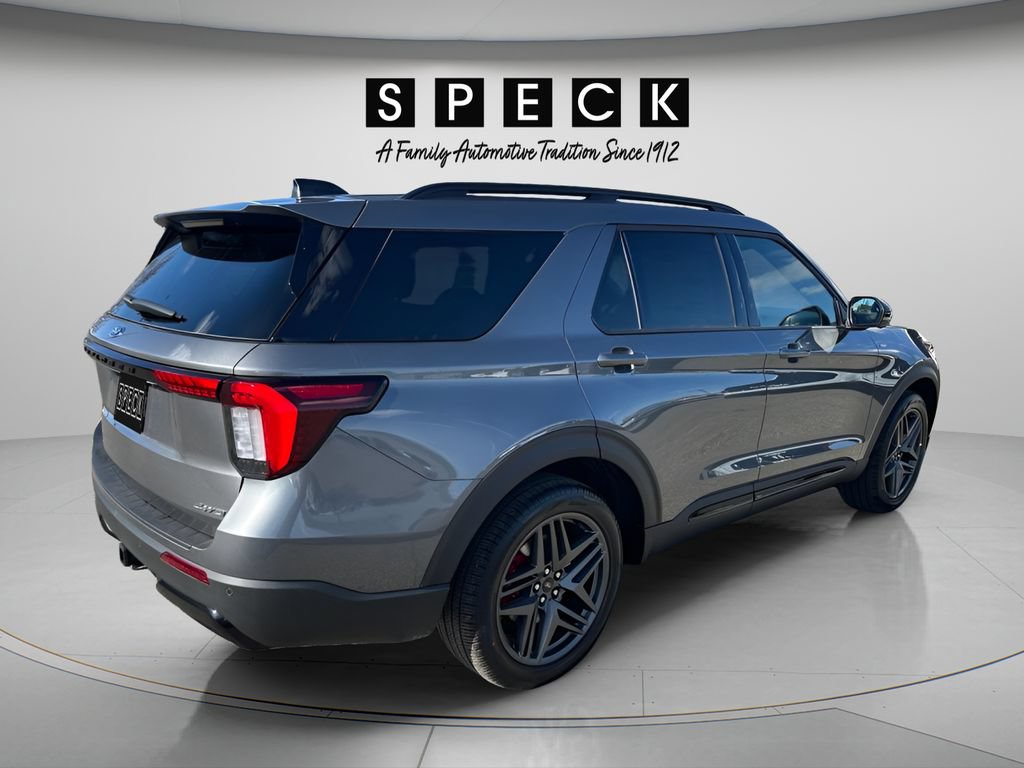 New 2026 Ford Explorer ST-Line w/ ST-Line Street Pack AWD/4WD image 6