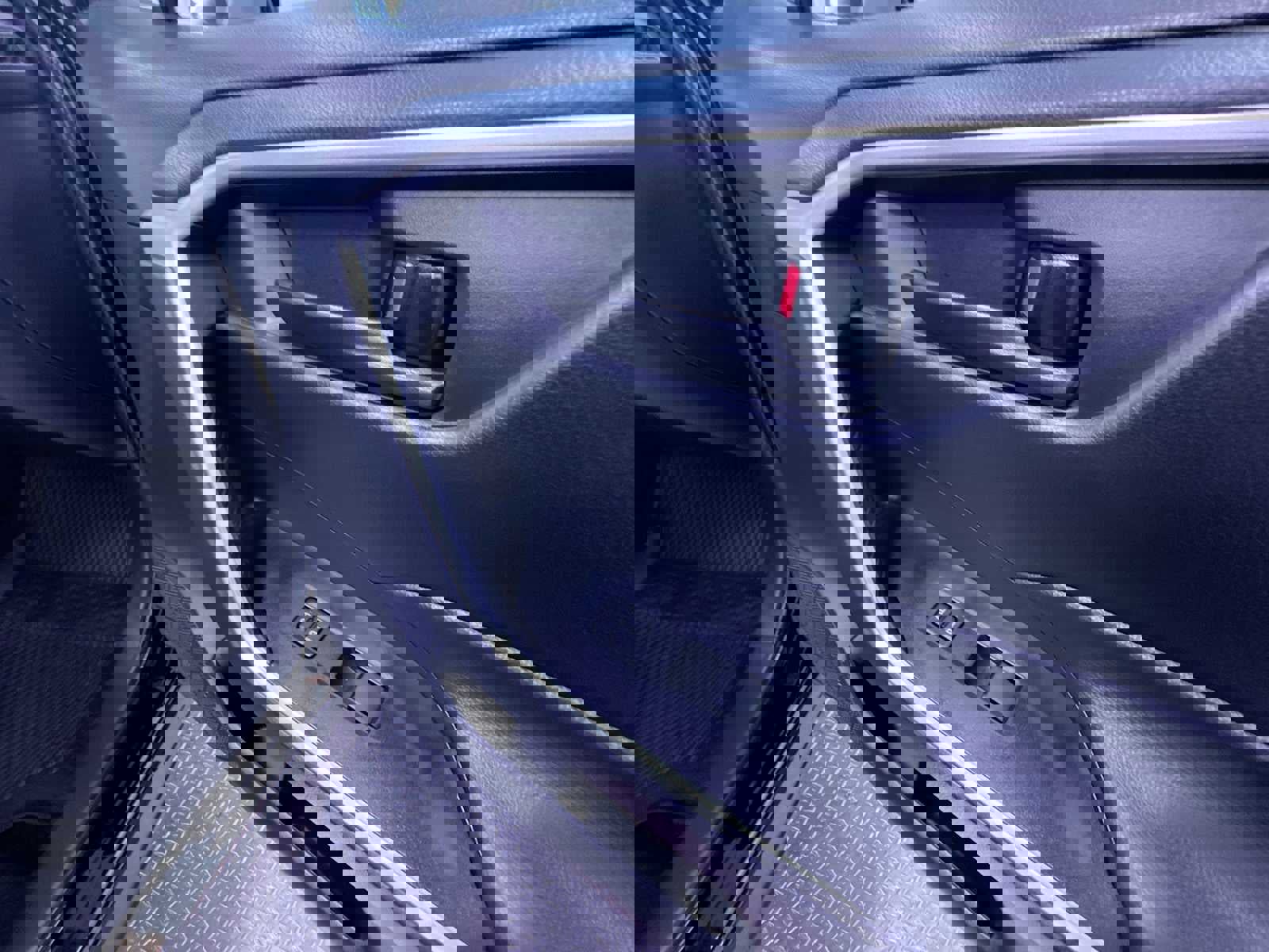 Used 2024 Toyota RAV4 LE AWD/4WD image 27