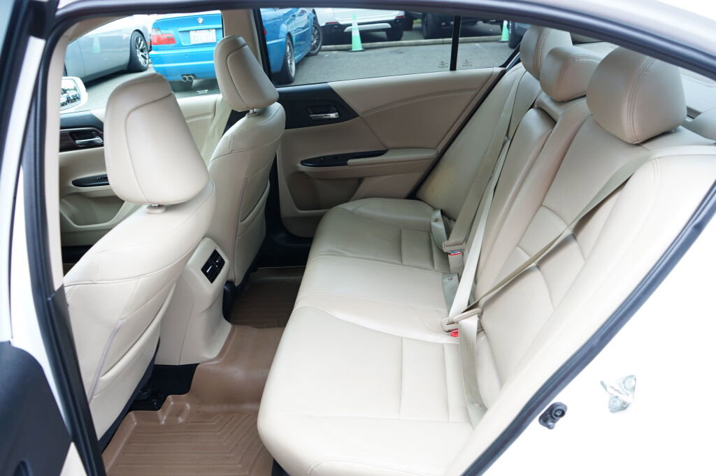 Used 2017 Honda Accord Touring image 16