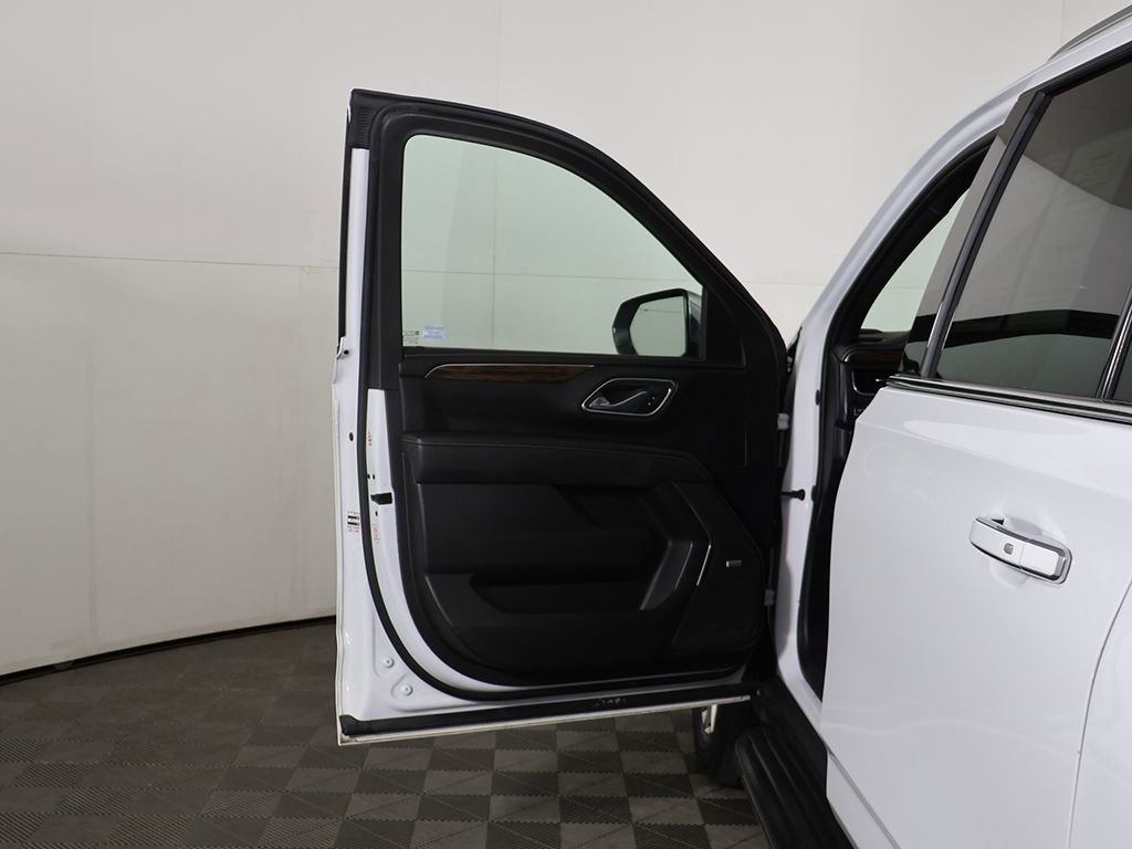 Used 2023 Chevrolet Suburban Premier AWD/4WD image 23