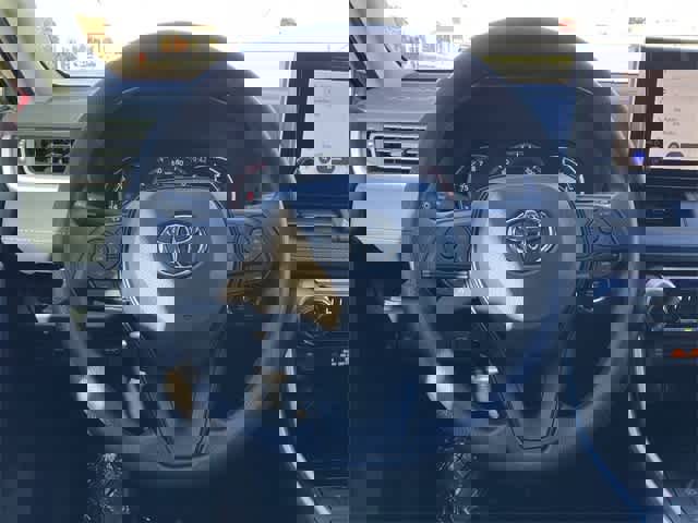 Used 2025 Toyota RAV4 XLE image 20