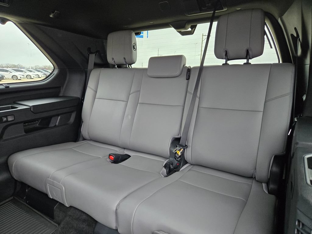 Used 2025 Toyota Sequoia Limited w/ Tow Technology Package AWD/4WD image 15