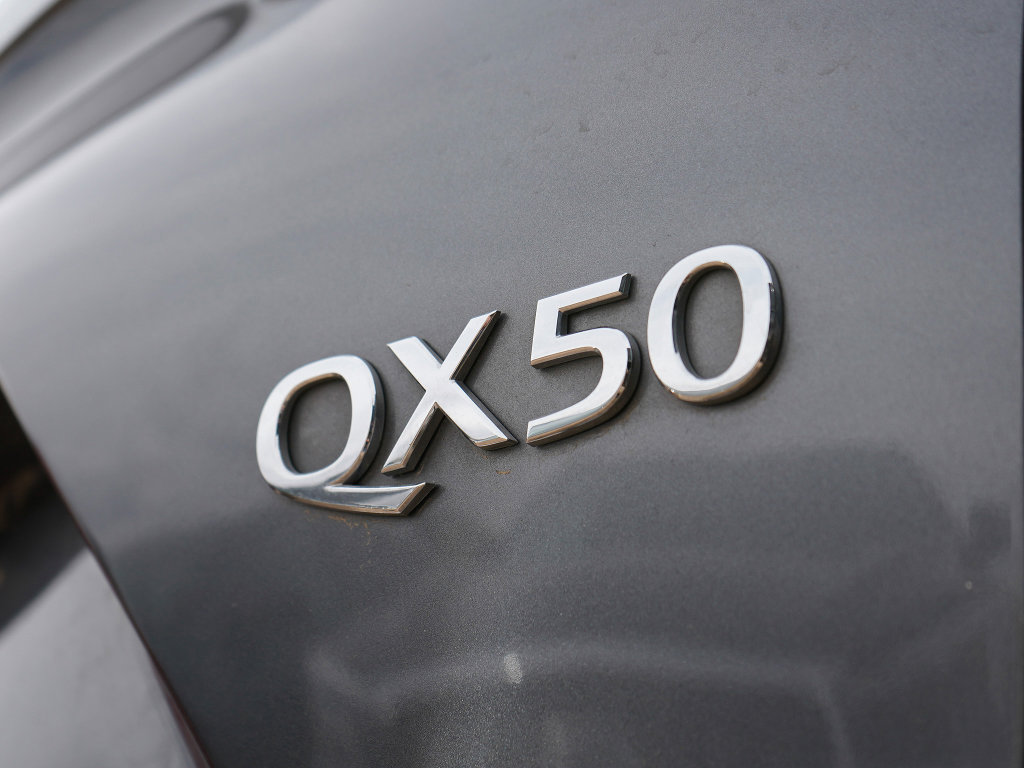 Used 2019 INFINITI QX50 Essential w/ Proactive Package image 7