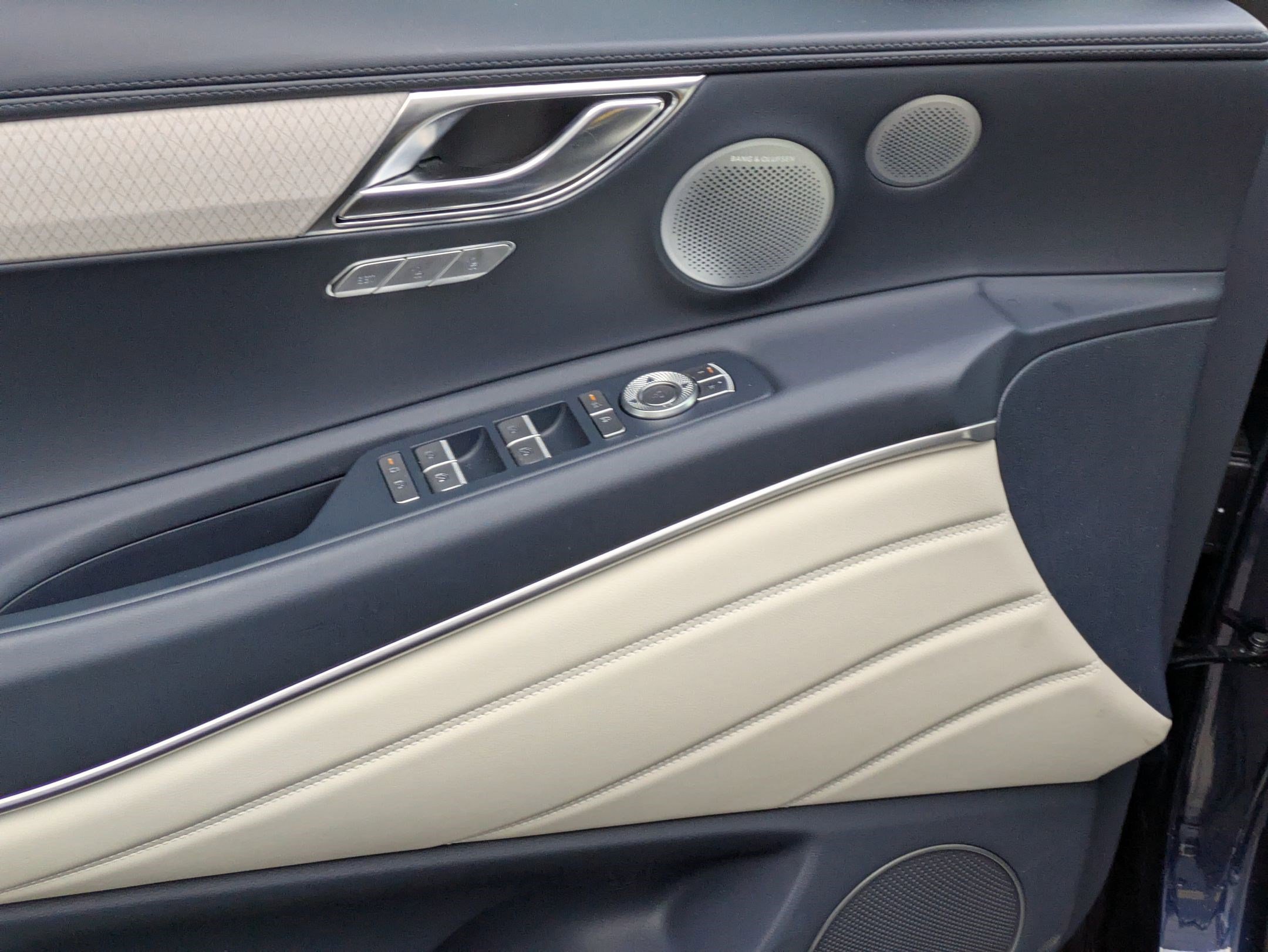 Used 2025 Genesis GV80 3.5T Prestige image 13