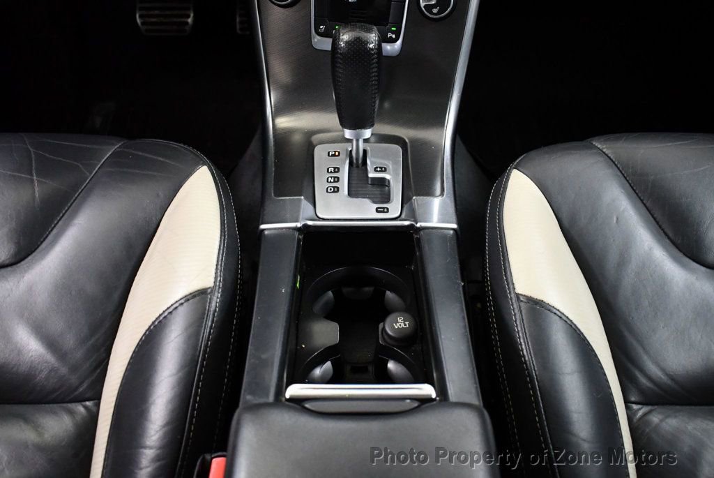 Used 2012 Volvo XC60 T6 R-Design image 27