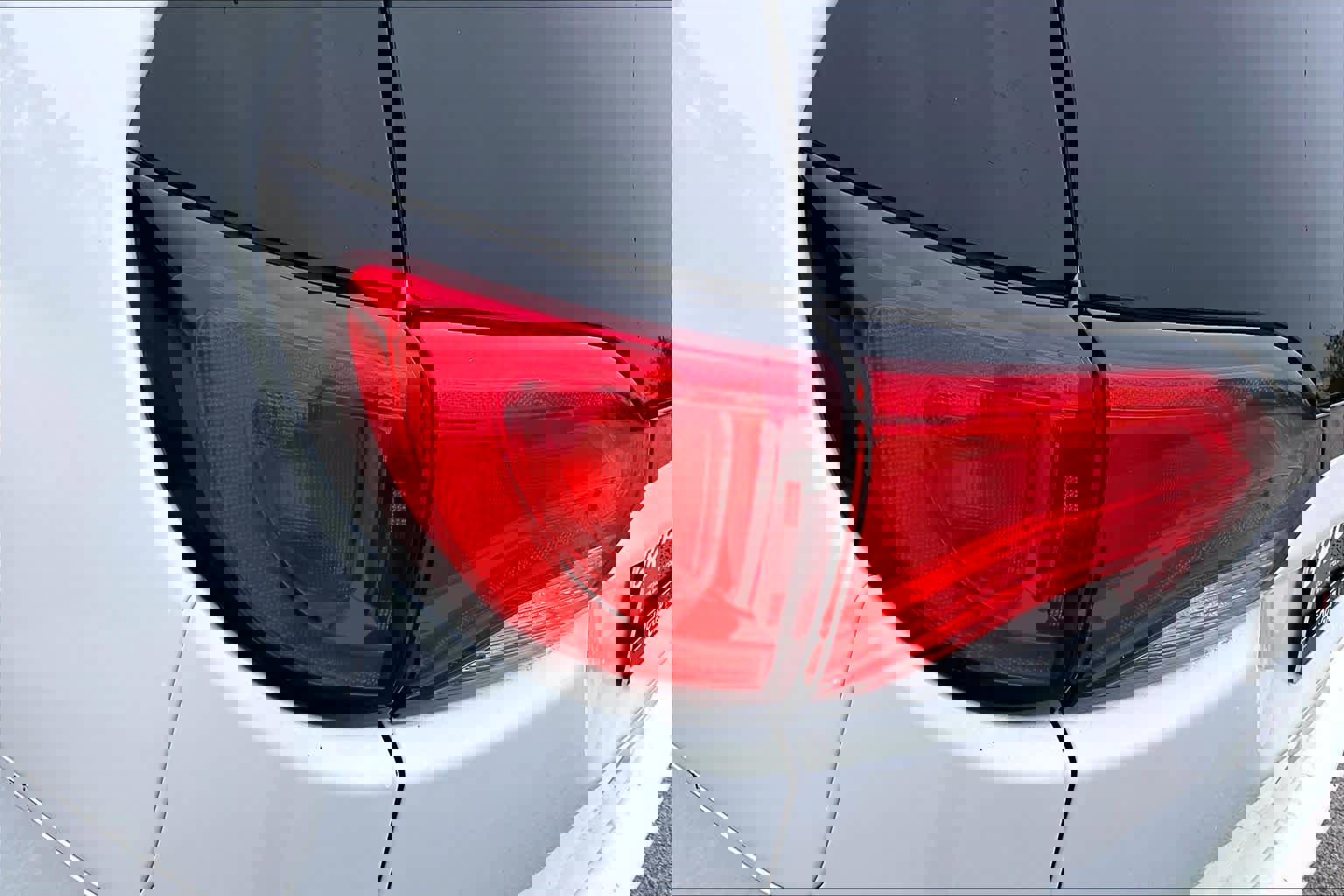 Used 2021 Chrysler Voyager Lxi image 28