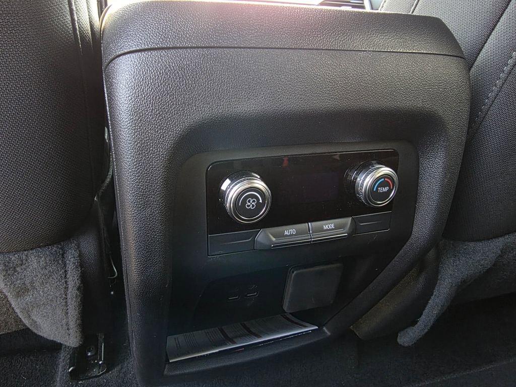 Used 2025 GMC Acadia Elevation image 27