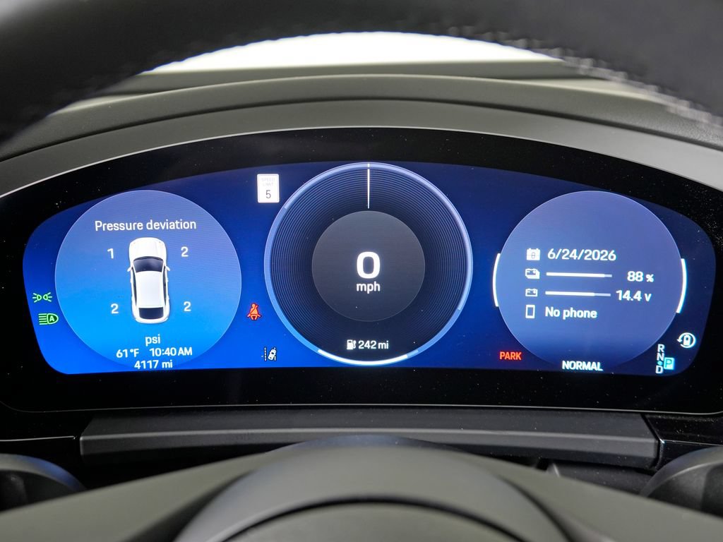 Certified 2025 Porsche Macan 4 Electric AWD/4WD image 25