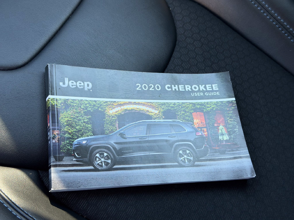 Used 2020 Jeep Cherokee Latitude Plus w/ Cold Weather Group AWD/4WD image 9