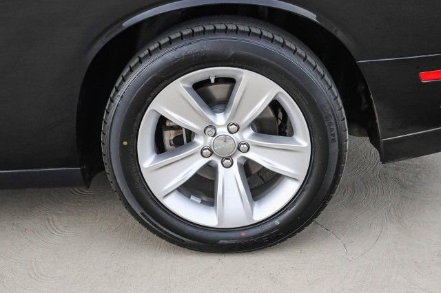 Used 2023 Dodge Challenger SXT image 9