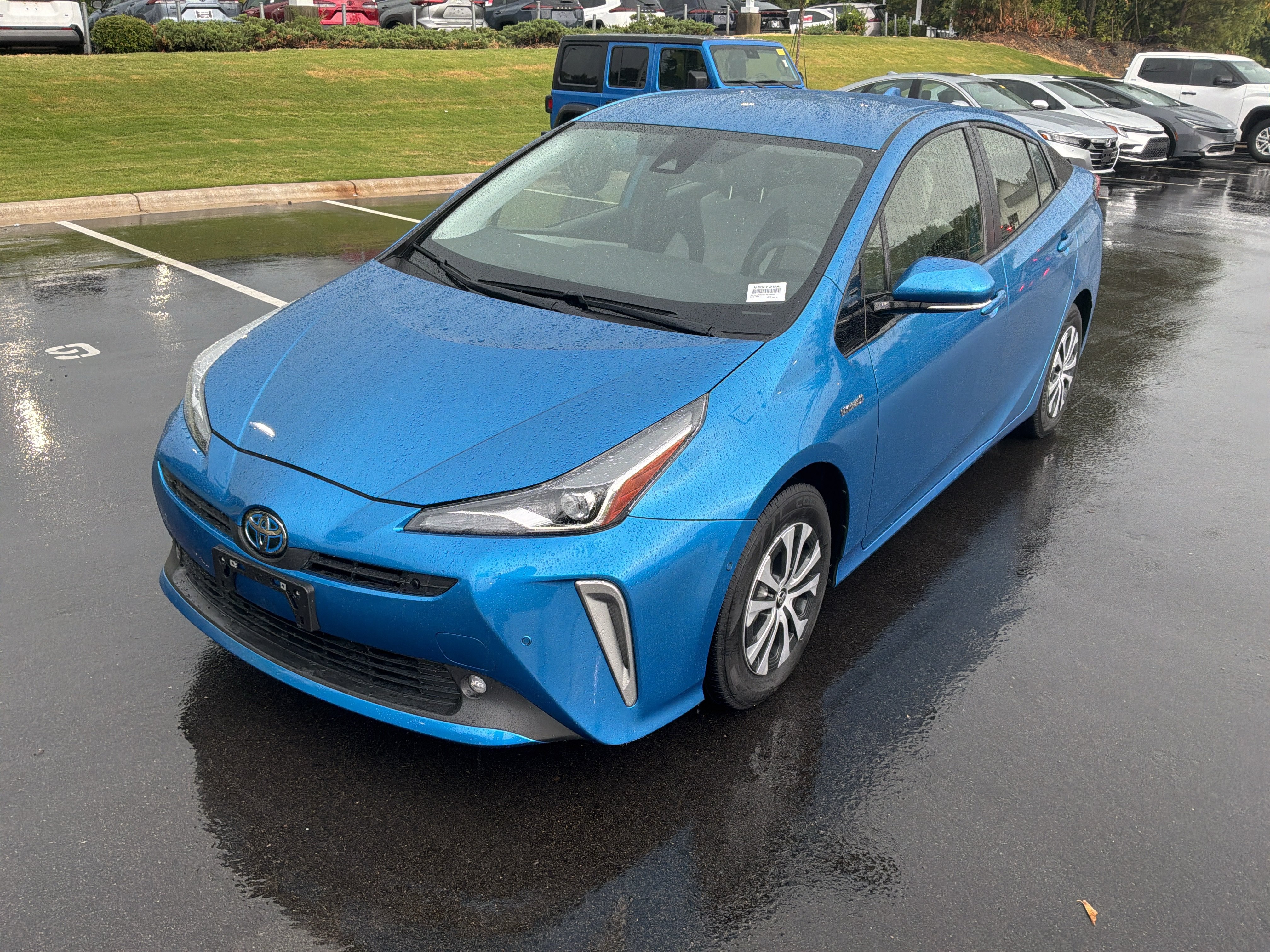Used 2020 Toyota Prius LE AWD/4WD image 5