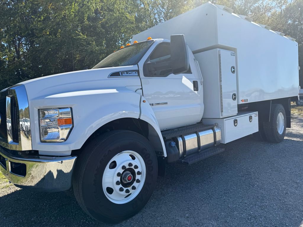 New 2026 Ford F750 2WD Regular Cab Super Duty image 3