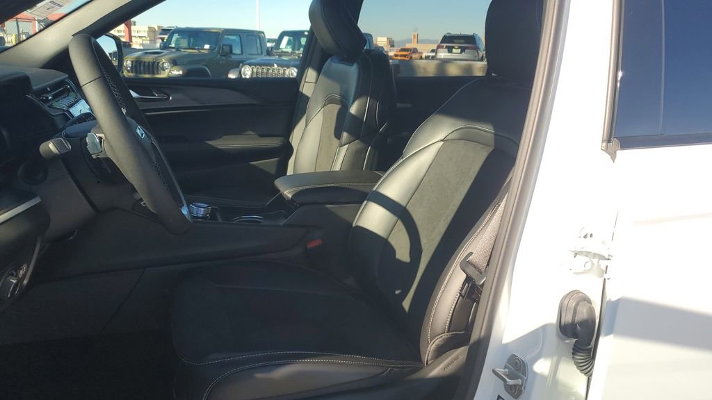 New 2025 Jeep Grand Cherokee L Altitude image 20