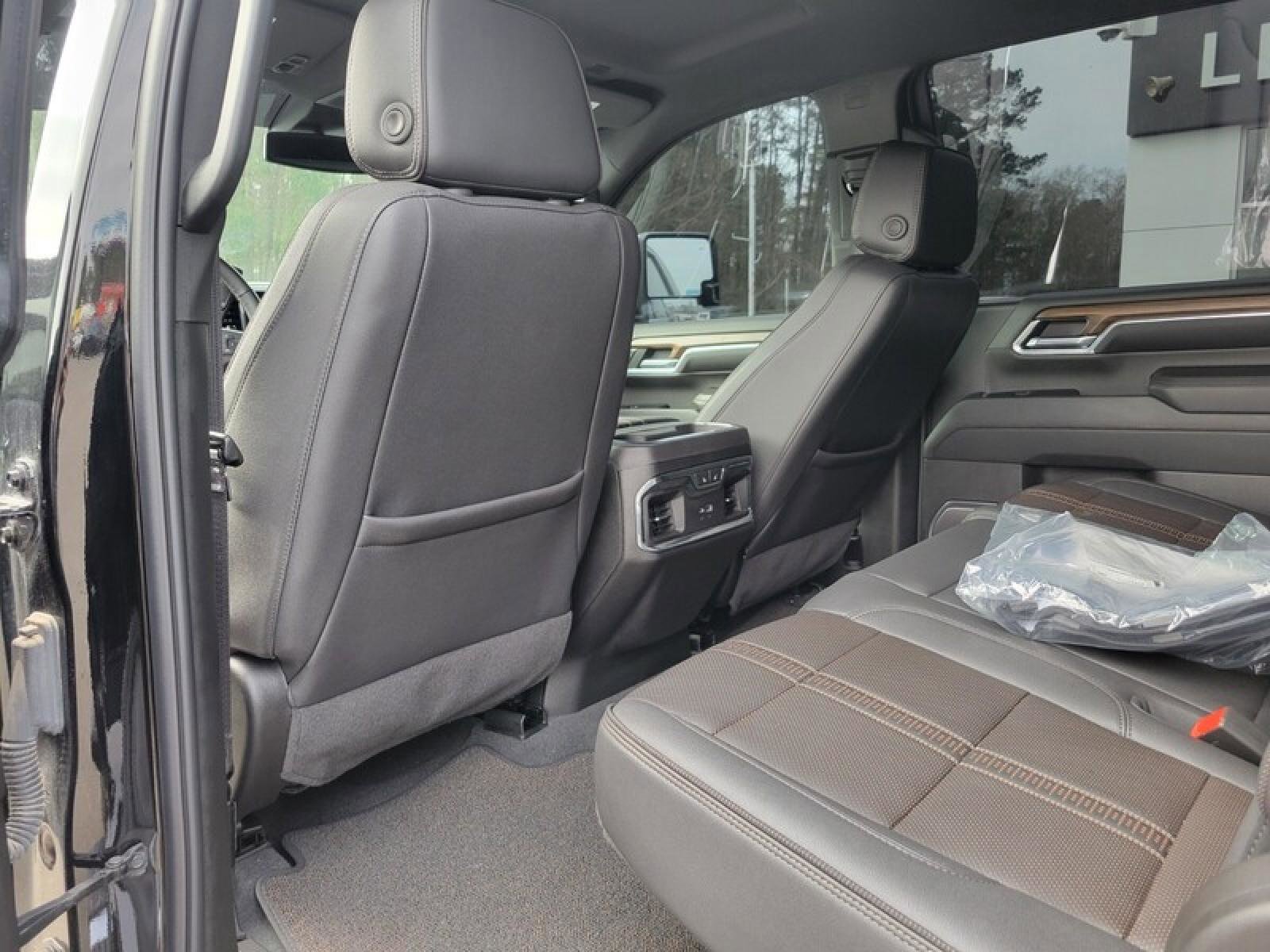 Used 2024 Chevrolet Silverado 2500 High Country image 23