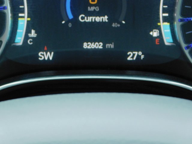 Used 2023 Chrysler Pacifica Limited image 2