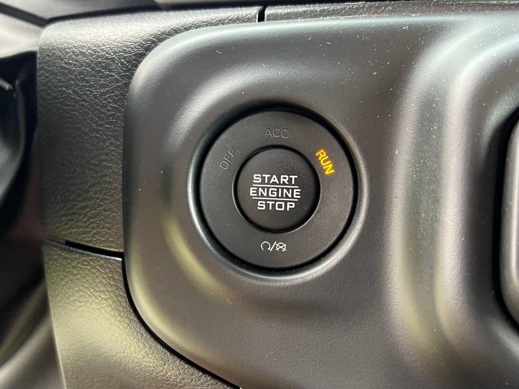 Used 2023 Jeep Wrangler Unlimited Sahara AWD/4WD image 34
