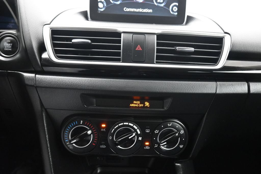 Used 2016 MAZDA MAZDA3 i Touring FWD image 17