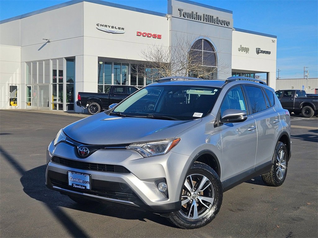 Used 2018 Toyota RAV4 XLE image 2