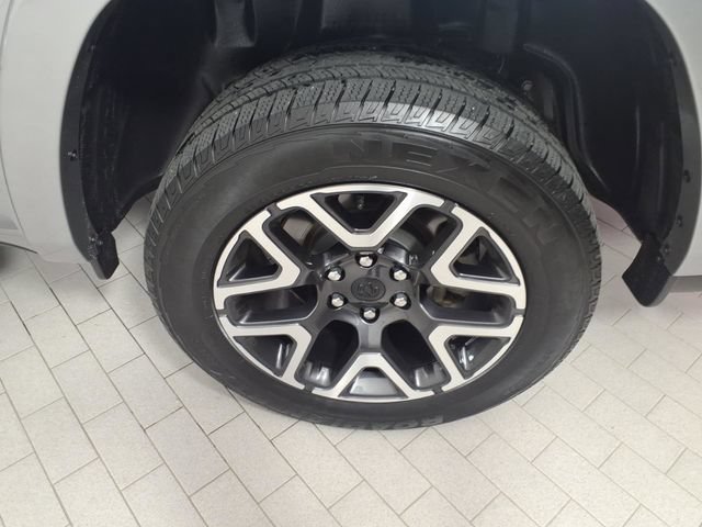 Used 2025 RAM 1500 Laramie AWD/4WD image 8
