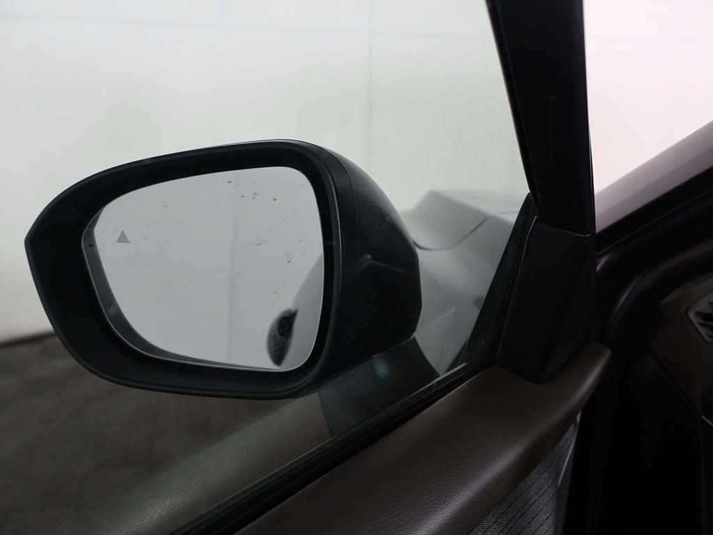 Used 2023 Nissan Rogue S AWD/4WD image 39