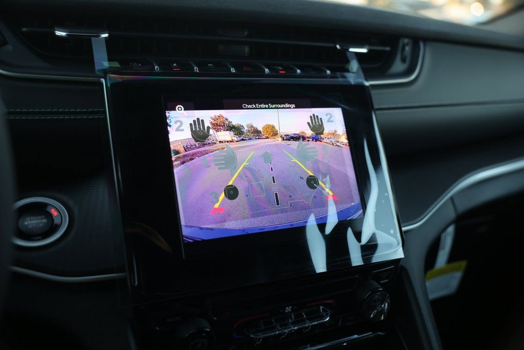 New 2025 Jeep Grand Cherokee Laredo X w/ Trailer Tow Package image 26