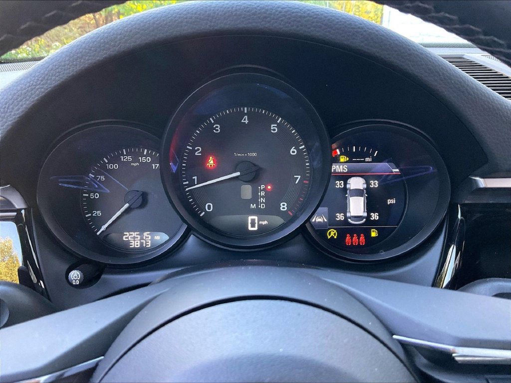 Certified 2023 Porsche Macan AWD/4WD image 23