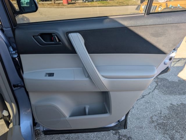 Used 2010 Toyota Highlander 4WD image 21