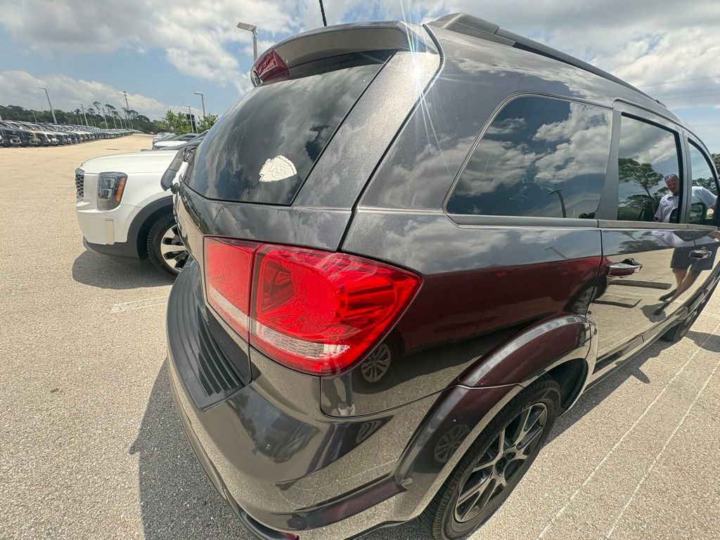 Used 2019 Dodge Journey SE w/ Premium Group FWD image 4