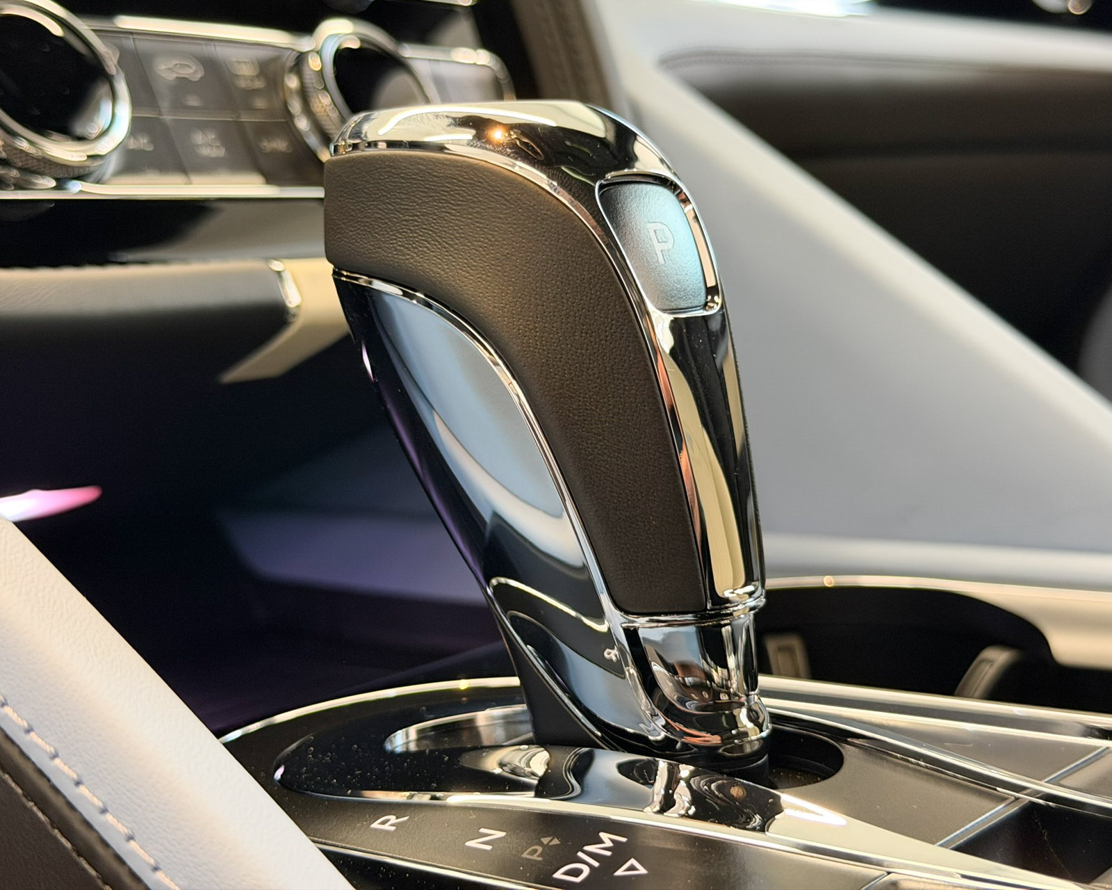 New 2027 Bentley Bentayga AWD/4WD image 33