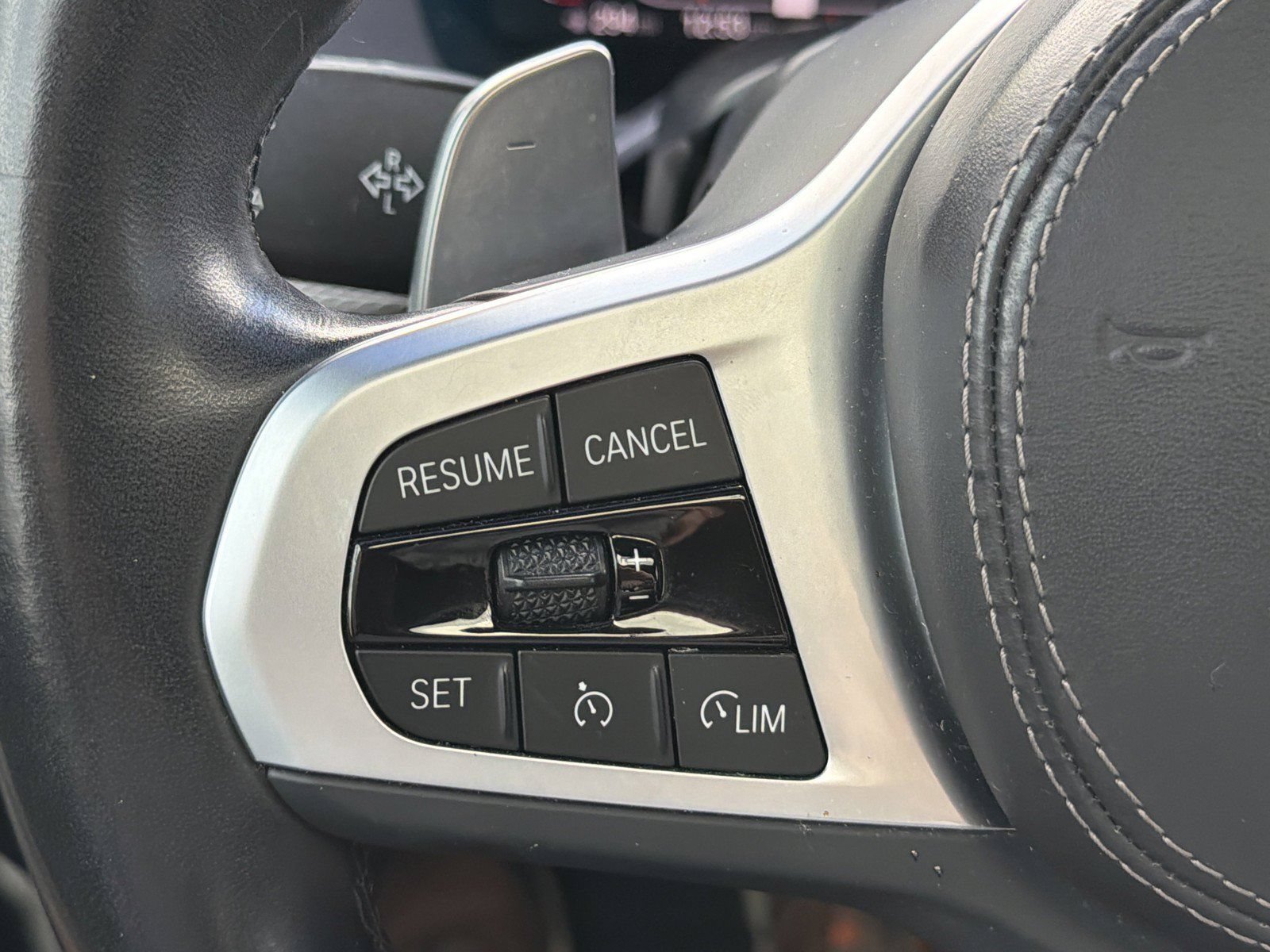 Used 2022 BMW X6 xDrive40i w/ Executive Package AWD/4WD image 31