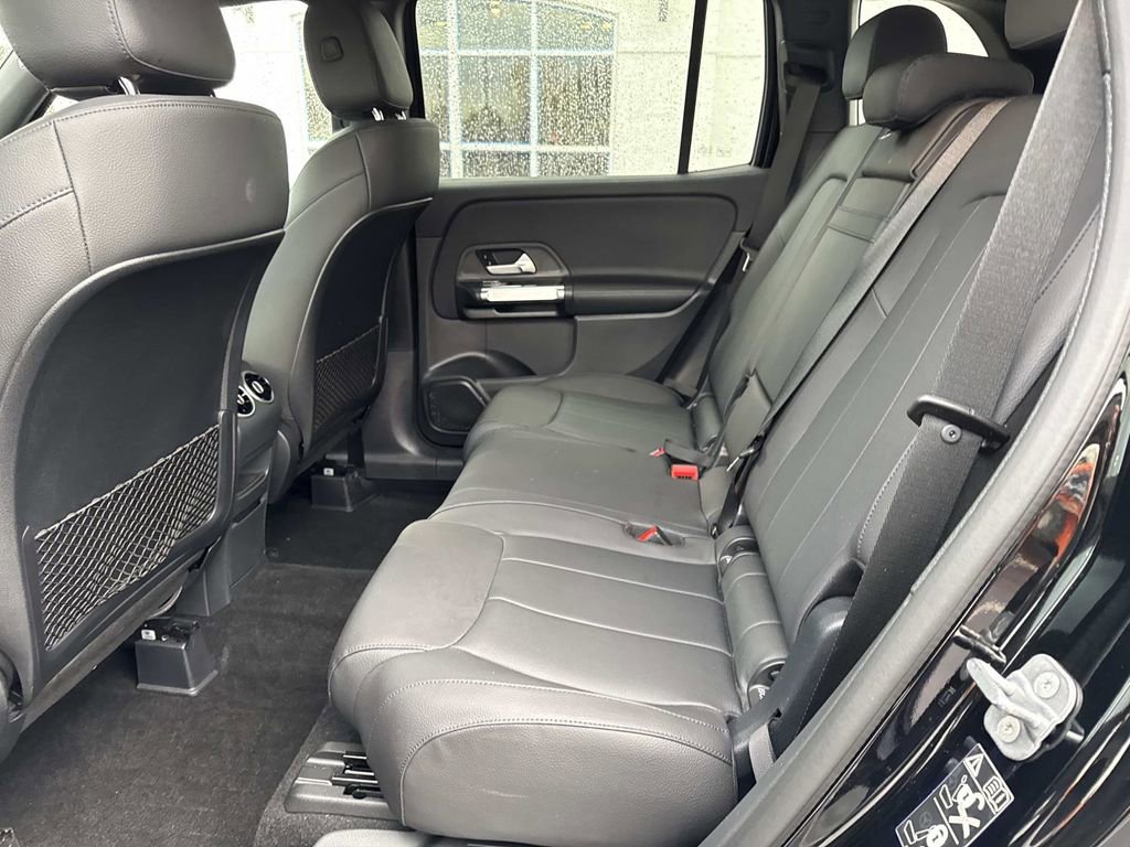 Used 2025 Mercedes-Benz GLB 250 4MATIC image 12