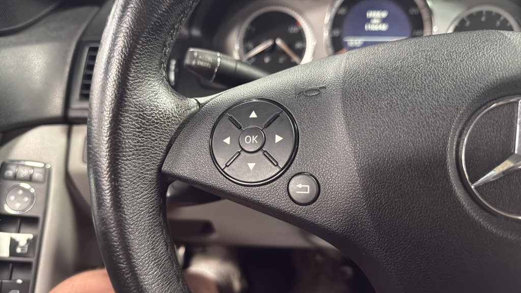 Used 2008 Mercedes-Benz C 300 Sedan image 22