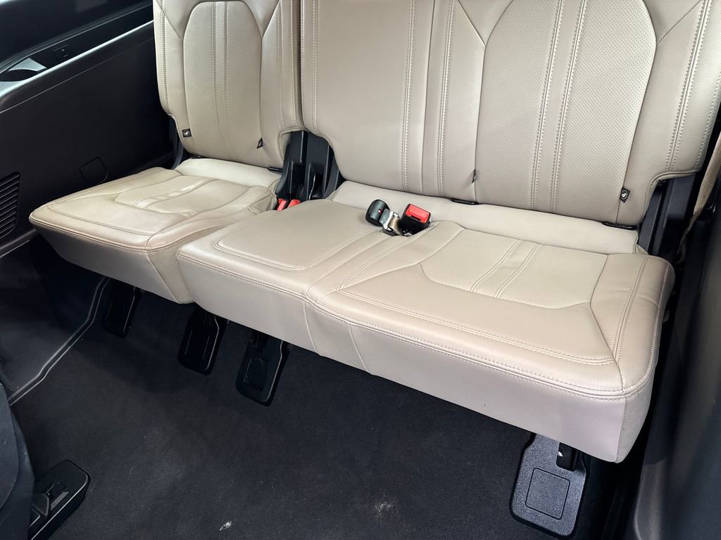 Used 2024 Ford Expedition Limited image 38