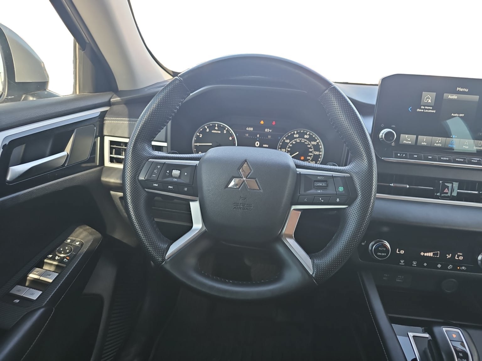 Used 2023 Mitsubishi Outlander SE FWD image 13