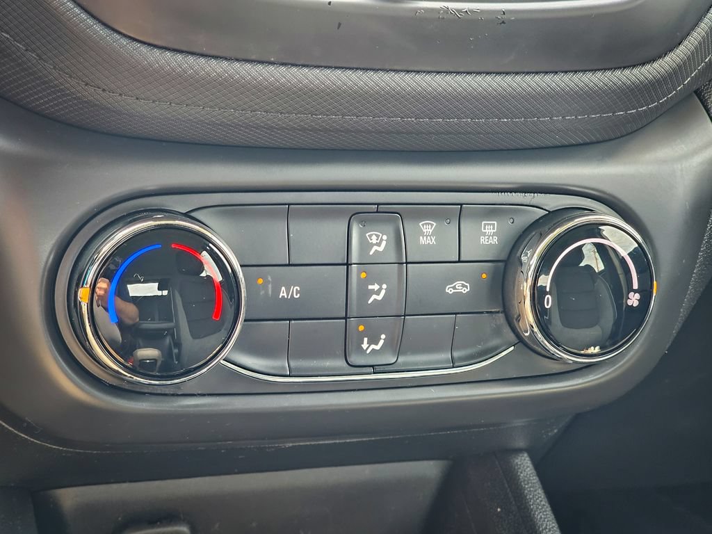 Used 2021 Chevrolet TrailBlazer LS AWD/4WD image 22