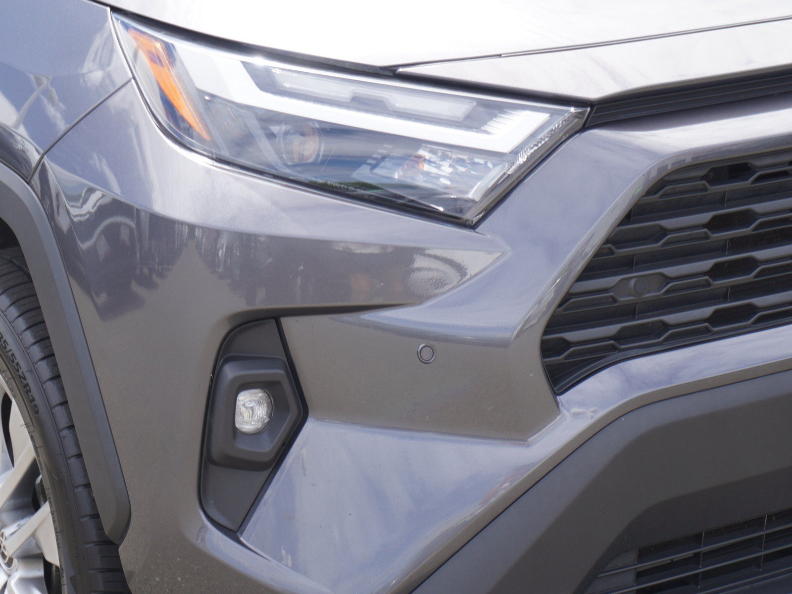 Used 2022 Toyota RAV4 XLE Premium AWD/4WD image 3