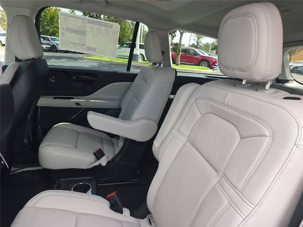 New 2026 Lincoln Aviator Reserve AWD/4WD image 12