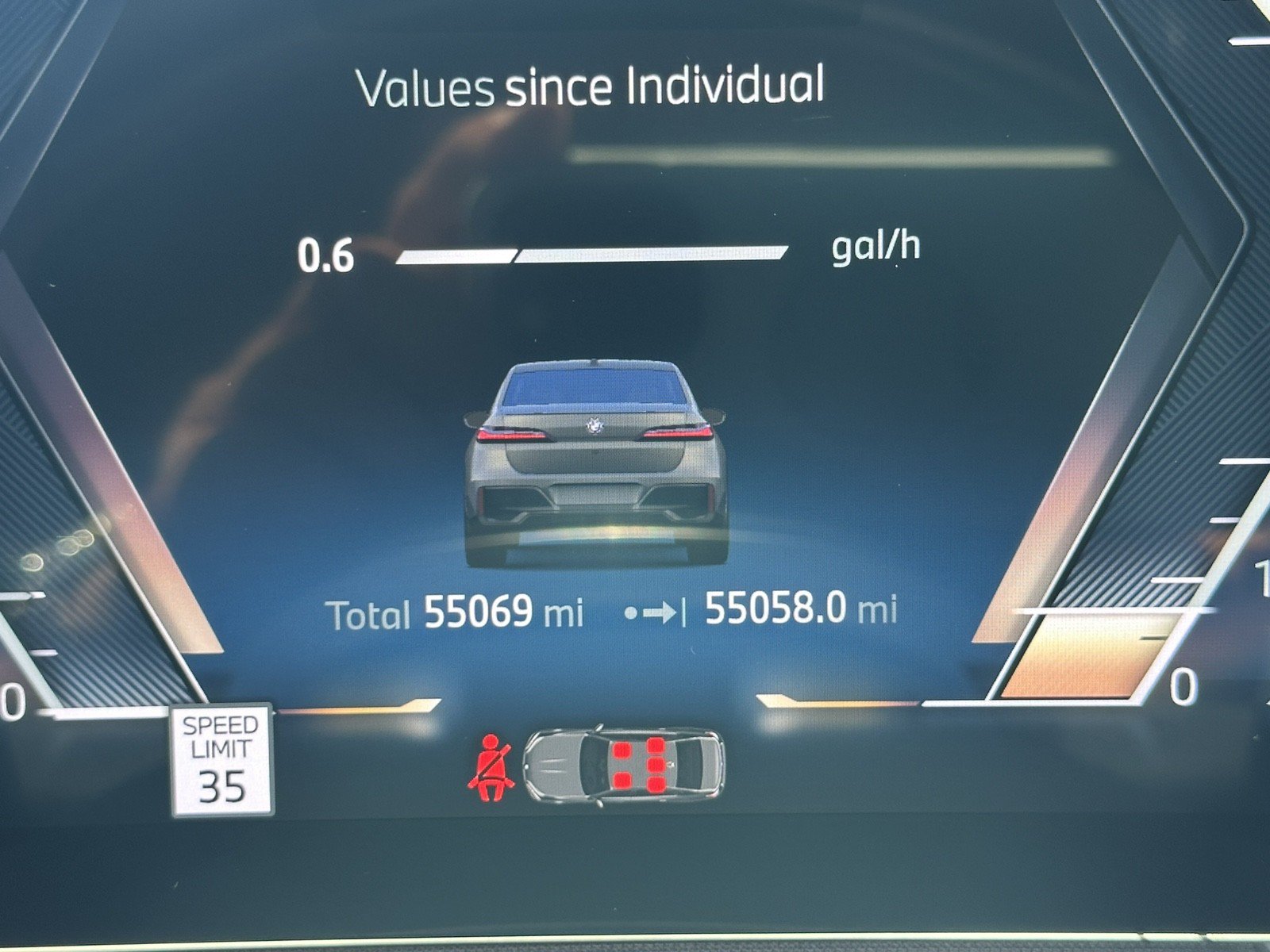 Used 2023 BMW 740i w/ Parking Assistance Package RWD image 15