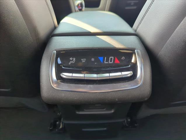 Used 2023 Cadillac XT6 Luxury image 16