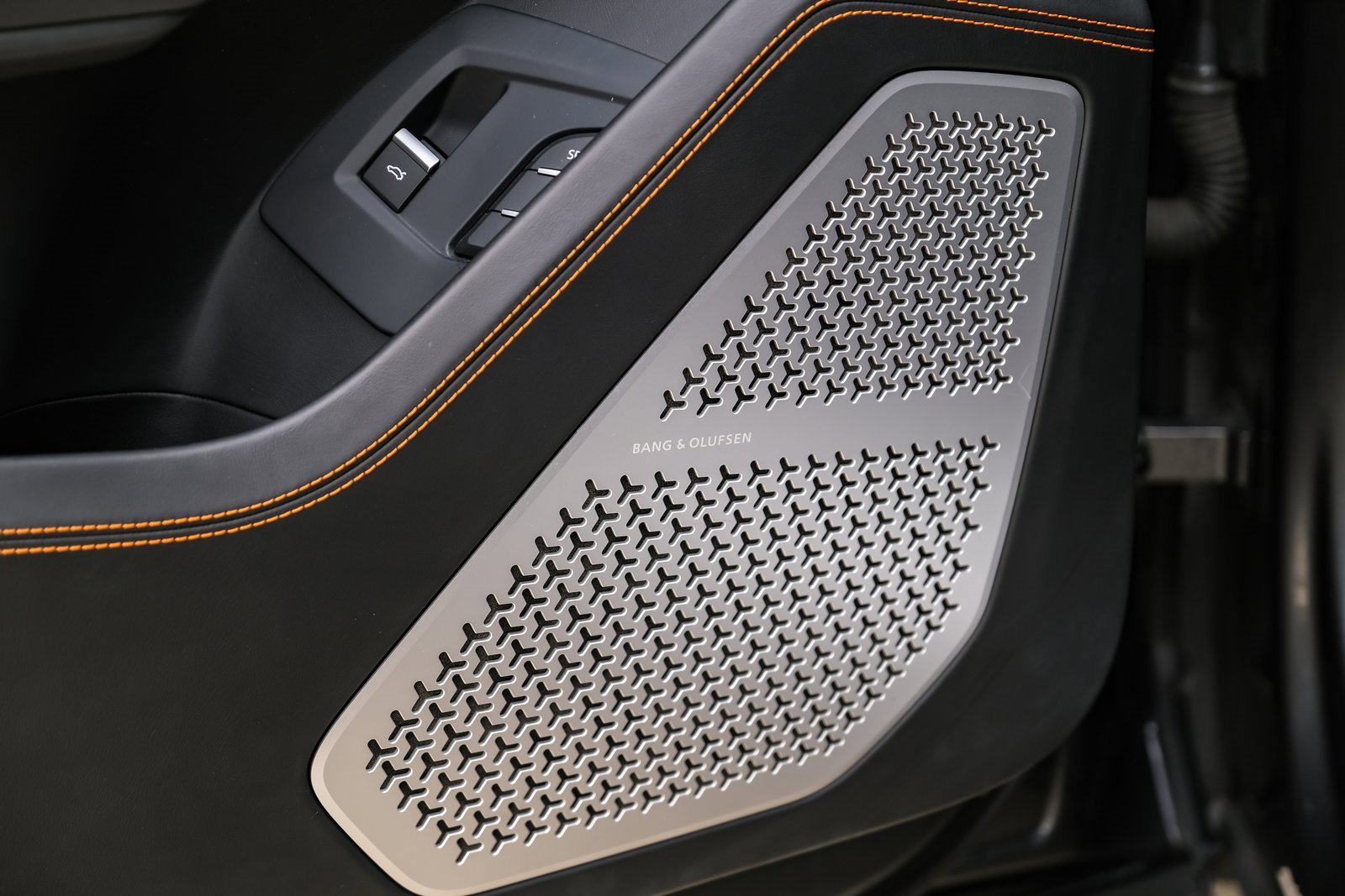 Used 2020 Lamborghini Urus image 45