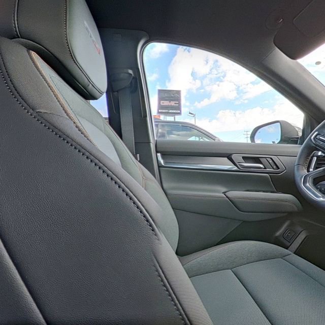 New 2026 GMC Terrain AT4 w/ LPO, Floor Liner Package image 28