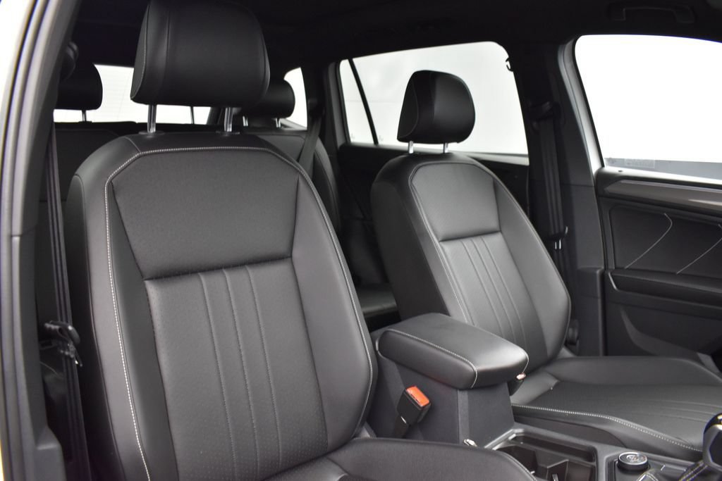 Used 2022 Volkswagen Tiguan SE R-Line AWD/4WD image 18