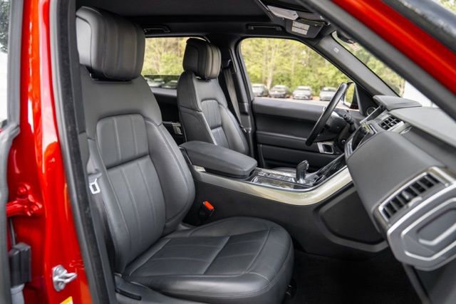 Used 2019 Land Rover Range Rover Sport SE image 40